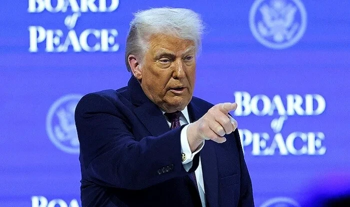 Tramp zərbə endirmək əmri verəcək