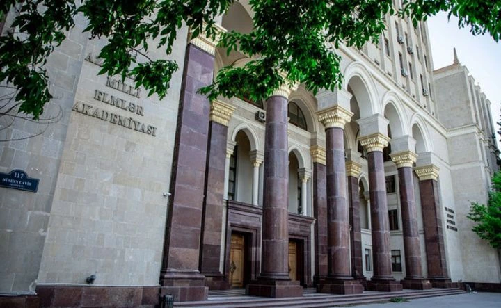 “Elm yalnız məqalə yarışına çevrilməməlidir” - İlqar Orucov