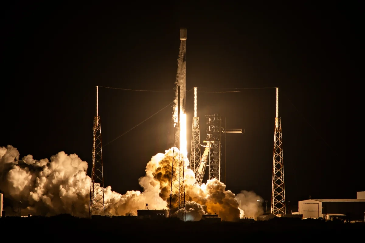 "Starlink"in 28 yeni peyki orbitə çıxarılıb