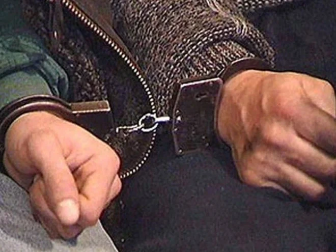 Çalışdıqları şirkətdən 10 minlik oğurluq etdilər