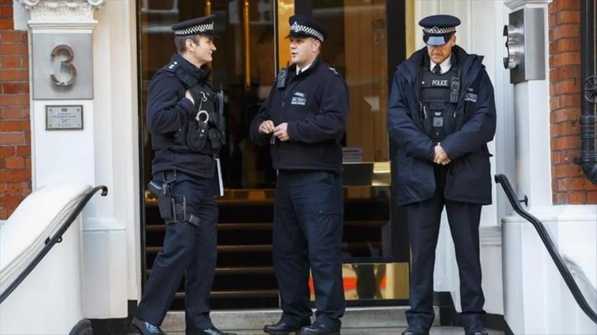 KİV: III Çarlz polisin şahzadə Endryu ilə bağlı sənədlərə çıxışını təmin edib