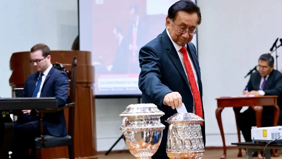 Peruda müvəqqəti prezident dəyişdi