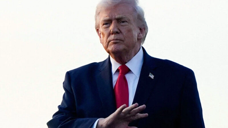 Tramp bütün idxal mallarına əlavə tarif tətbiq olunacağını açıqlayıb