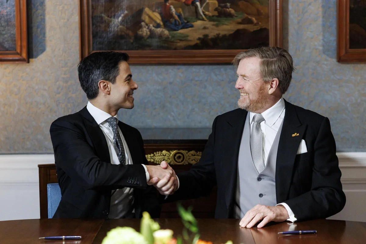 Niderlandda ən gənc baş nazir and içdi