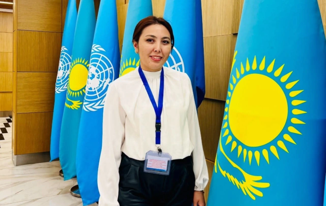 Dövlət qulluqçuları sosial medianın təsirindədir - Qazaxıstanlı ekspert "Şərq"ə danışdı