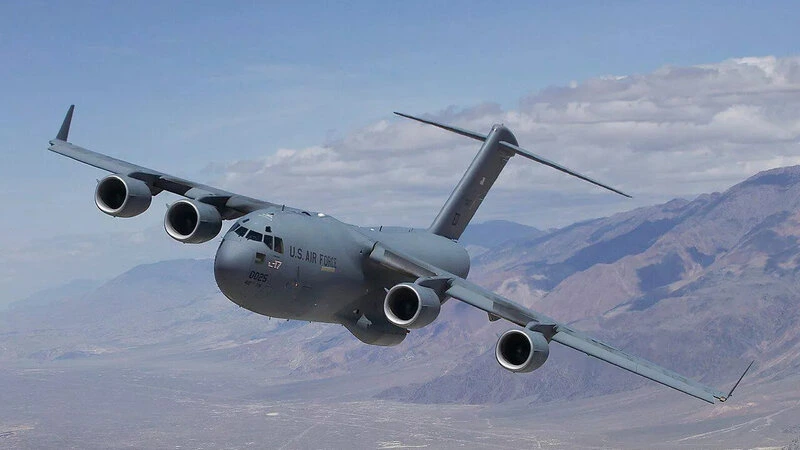 ABŞ Azərbaycana doqquz hərbi təyyarə göndərdi - FOTO