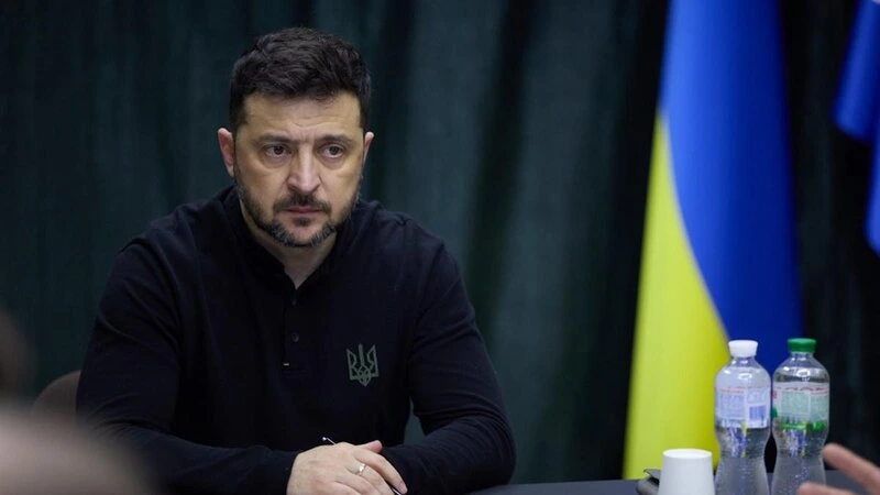 Zelenski: "Britaniya və Fransadan nüvə silahlarını məmnuniyyətlə qəbul edərdim"