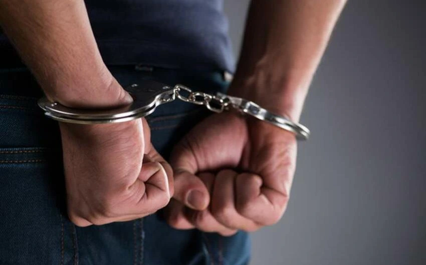 11 yaşlı uşağa zorakılıq edən ata həbs edilib