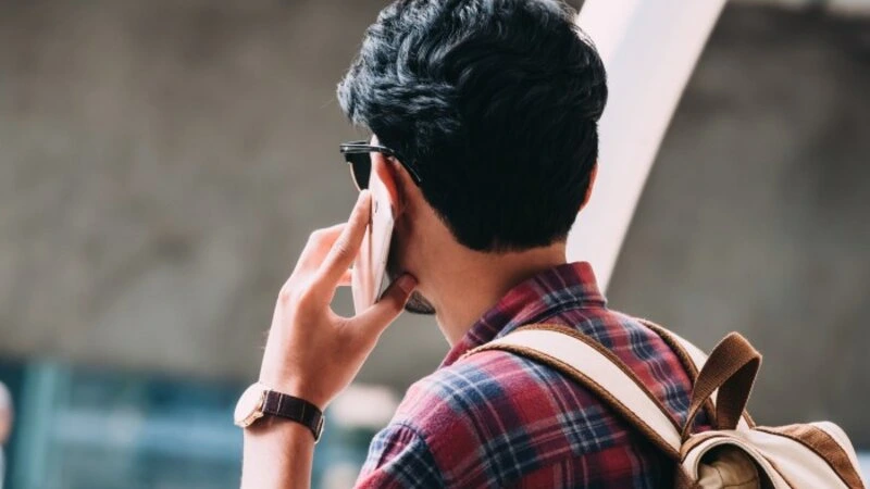 Bakıda ona borcu olan şəxsi telefonda təhqir edən qazi cərimələndi