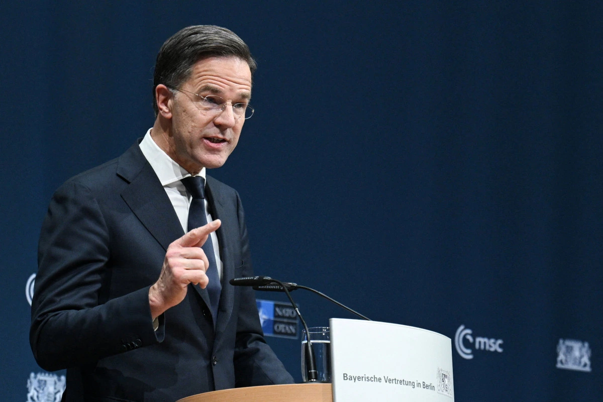 Rutte: Tramp olmasaydı, NATO hərbi xərclərin artım hədəfinə çata bilməzdi
