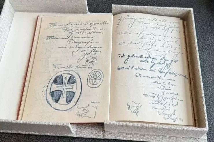 Adolf Hitlerin ehtimal olunan gündəliyi aşkarlandı