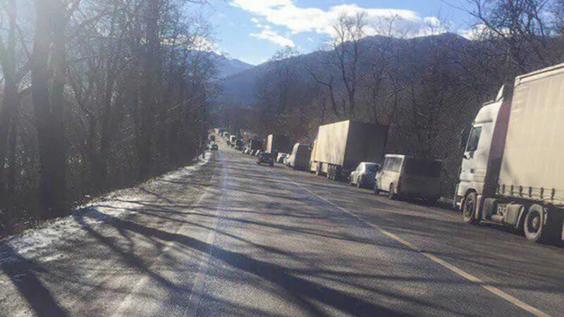 Gürcüstan-Ermənistan sərhədi bağlandı