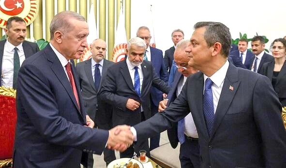 Özəl Ərdoğanı müdafiə etdi: Kim buna cəsarət edərsə...