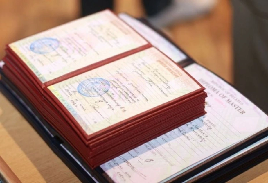 Azərbaycanda ötən il 359 qadına elmi dərəcə verilib