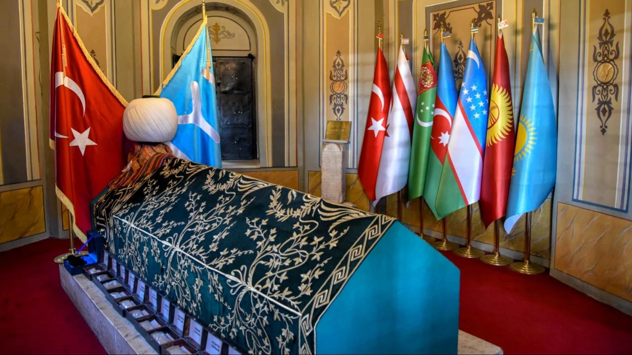 Tarixi rekord: Ertuğrul Qazinin məqbərəsini 3 milyon insan ziyarət edib