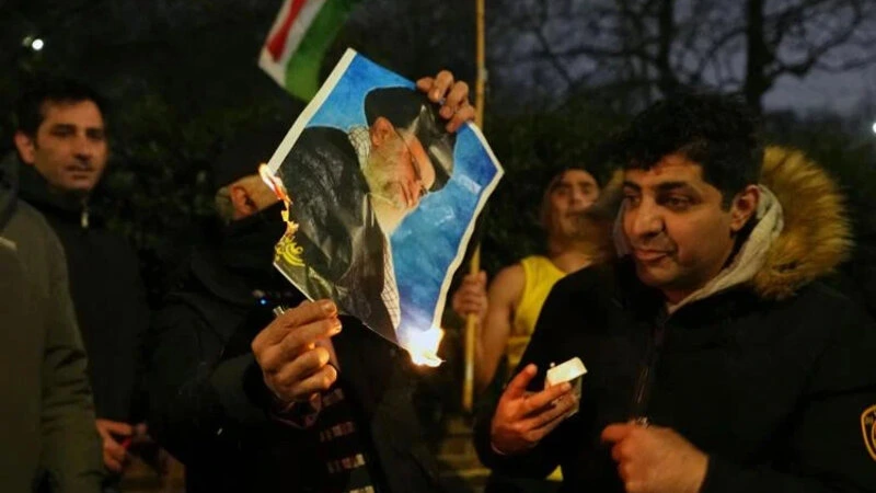 İranda qaçışa hazırlıq: Liderlər pullarını ölkədən çıxarırlar