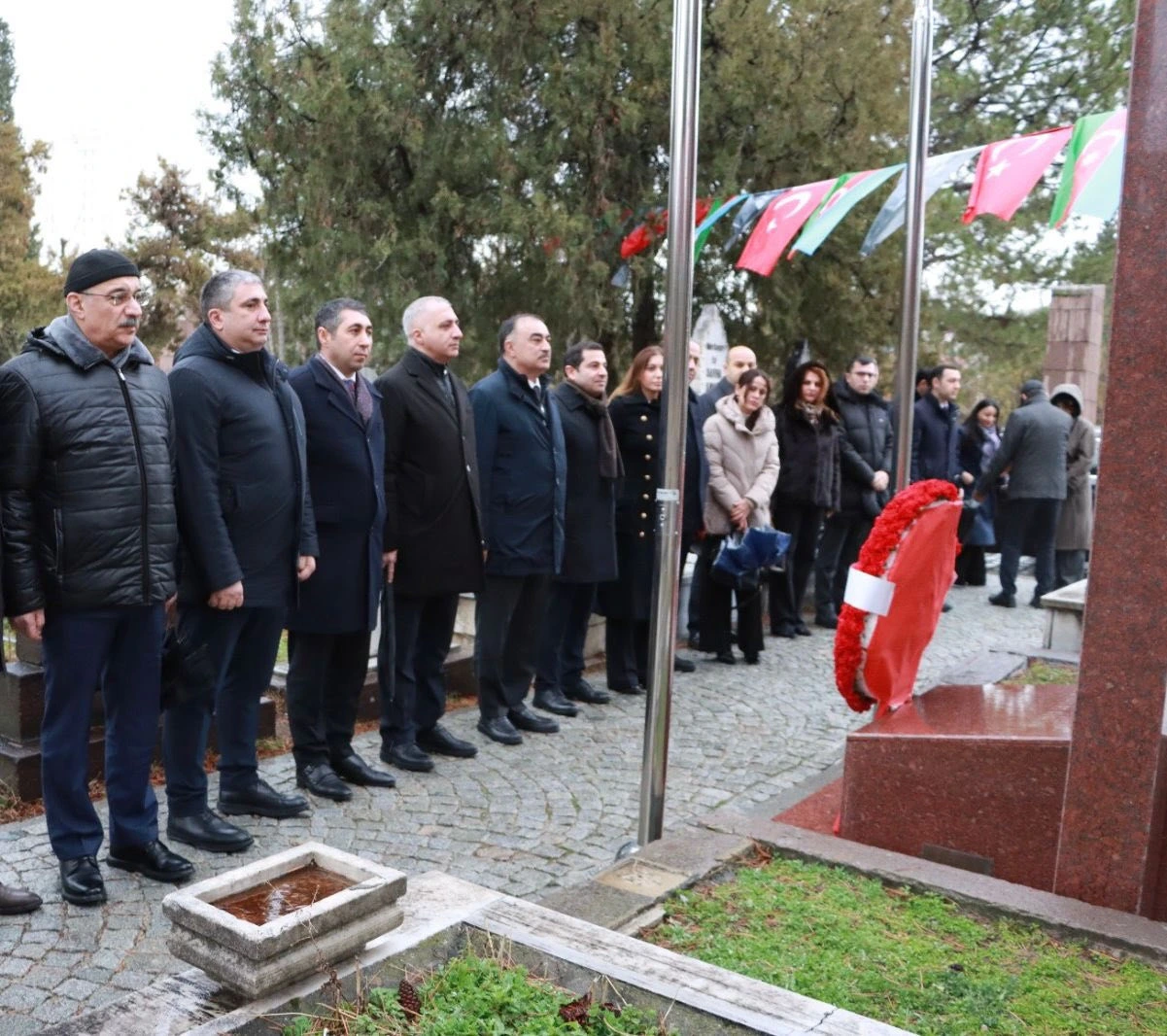 Türkiyədəki səfirimiz Məhəmməd Əmin Rəsulzadənin məzarını ziyarət edib