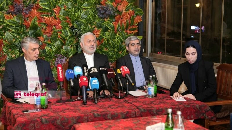 Hikmət Hacıyev Vahid Cəlalzadə ilə görüşüb