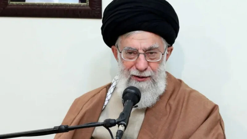 Şahın oğlu Xameneini hədələdi: Sizi və rejiminizi məhv edəcəyik