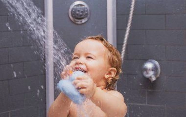 Qışda uşaqları həftədə neçə dəfə çimizdirməliyik? - Pediatrdan cavab