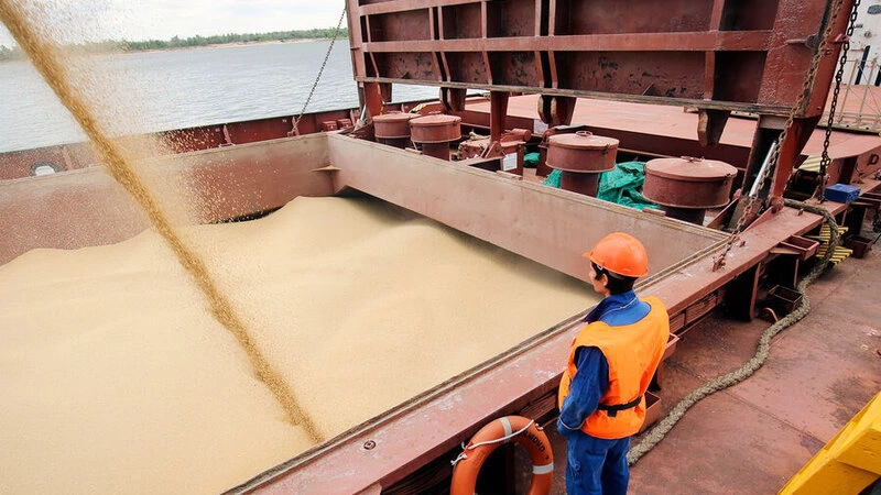 KİV: Rusiyanın Odessaya zərbələri nəticəsində Ukraynanın taxıl ixracı azalıb