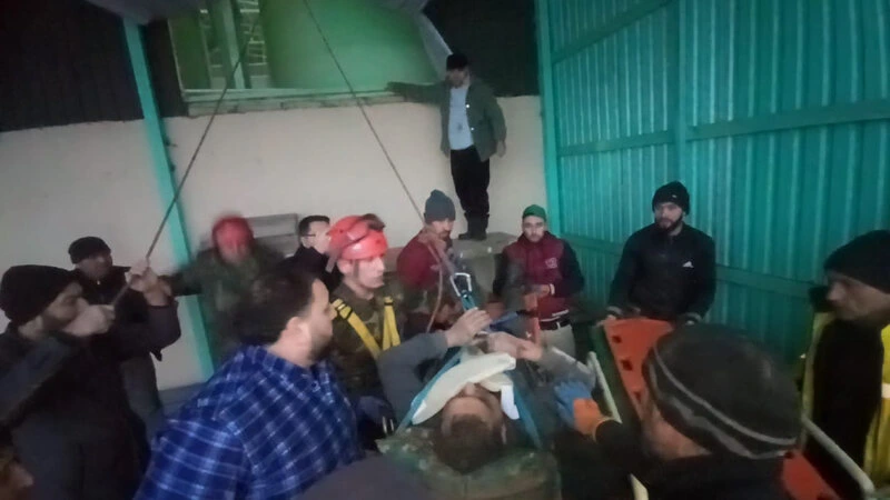 Xaçmazda köməksiz vəziyyətdə qalan şəxs xilas edilib