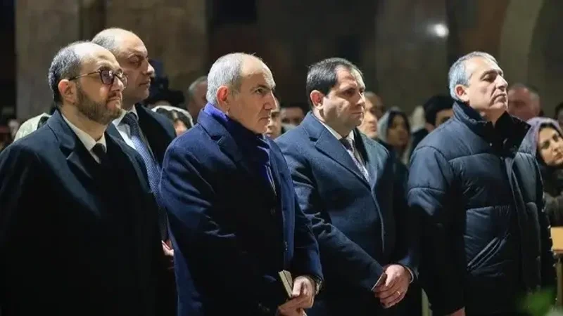 Nikol Paşinyan: Getmək istəməsə, zorla yola salacağıq