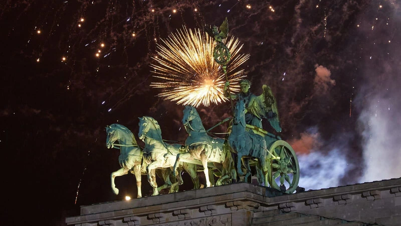 Yeni il şənlikləri Almaniyada faciə ilə nəticələndi: Ölənlər var