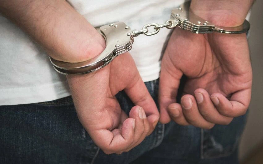 Evlərdən məişət əşyalarını oğurlayan şəxs saxlanıldı