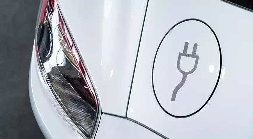 Dünyada elektrik avtomobil satışları 20,7 milyonla rekord həddə çatdı