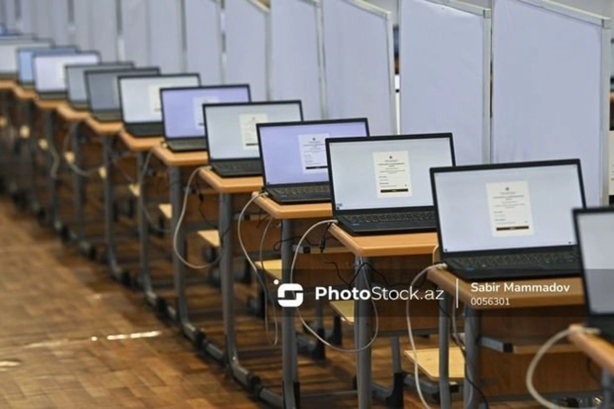 Paytaxt üzrə ilk dəfə elektron qaydada eksternat imtahanları keçirilib
