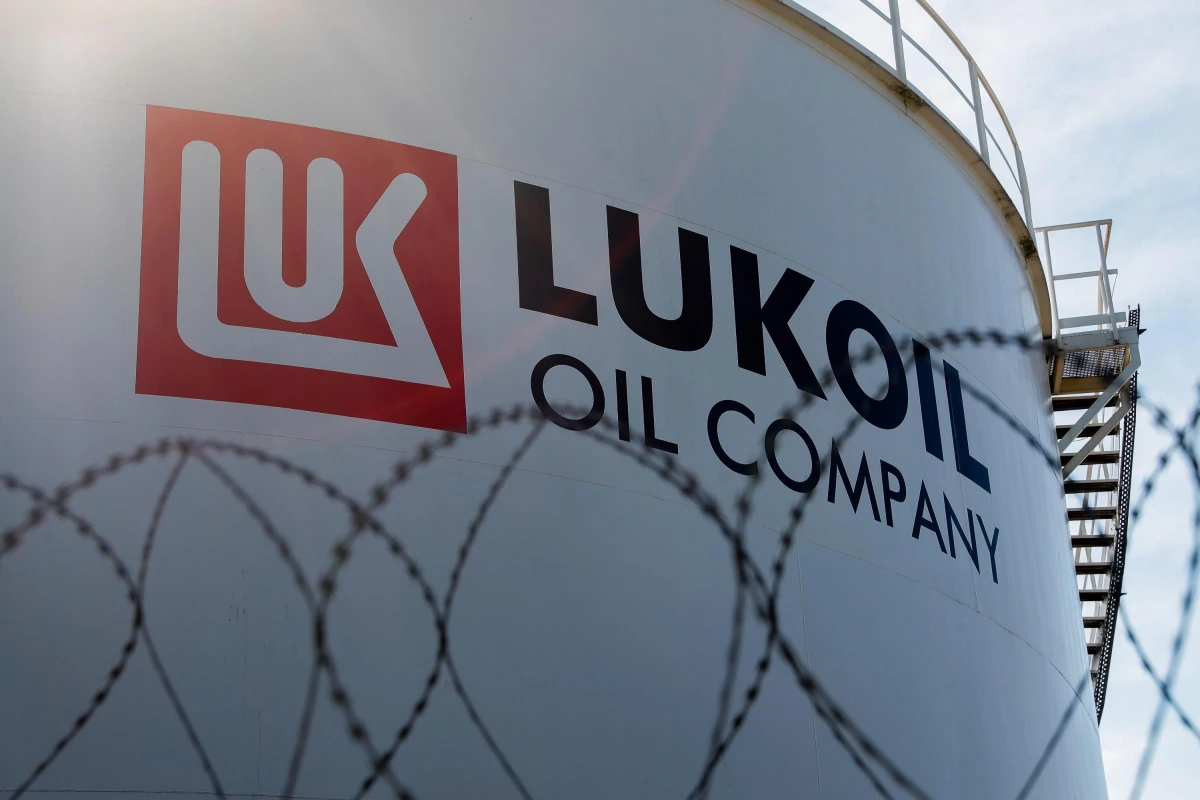 İraq “Lukoil”un neft yatağını milliləşdirir