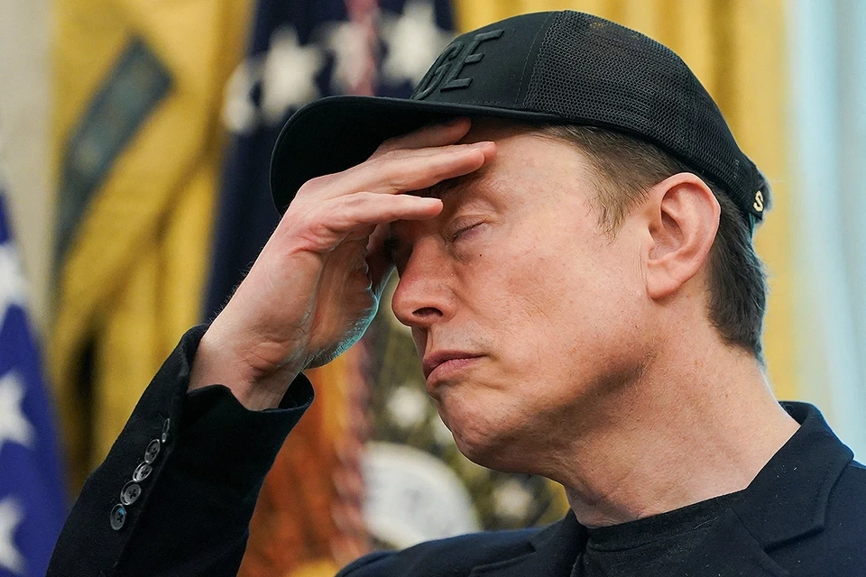 İlon Mask Böyük Britaniya hökumətini faşist adlandırdı