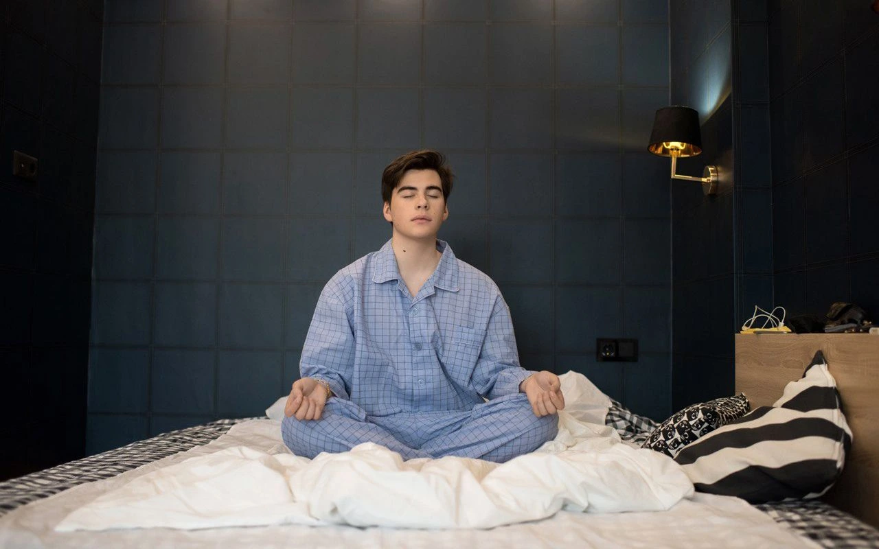 Gecə 3-də yatmağı tərgitmək üçün - 5 addım