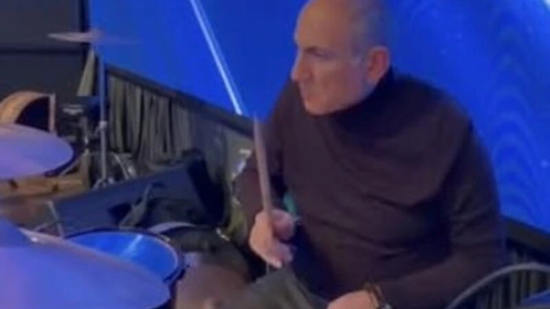 Paşinyan musiqi qrupu yaratdı