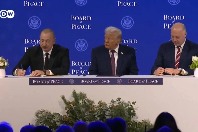 Prezident İlham Əliyev Davosda sülh sənədini mzalayıb