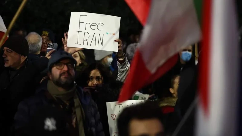 İranlı jurnalist: Etirazlar zamanı 12 min insan öldürülüb