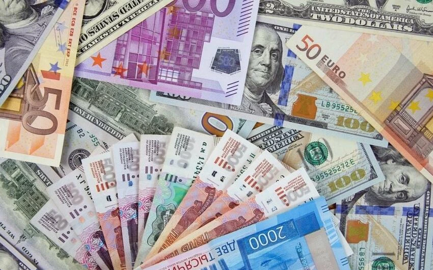 Avro bahalaşdı, rubl ucuzlaşdı