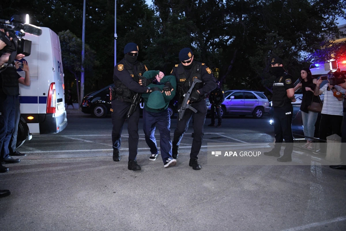 Bakıda saxlanılan Rusiya vətəndaşlarının həbs müddəti uzadılıb