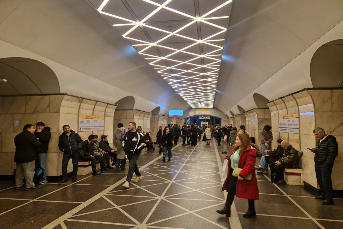 Metroda Yaşıl və Qırmızı xətlərdə 20 dəqiqəyədək yubanmalar müşahidə olunur - YENİLƏNİB