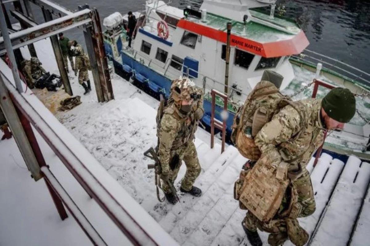 Sloveniya təlim üçün Qrenlandiyaya iki zabit göndərib