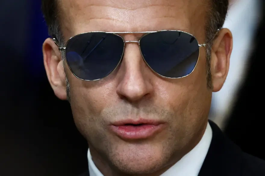 Makronun pilot eynəyi sosial medianı “fəth etdi”