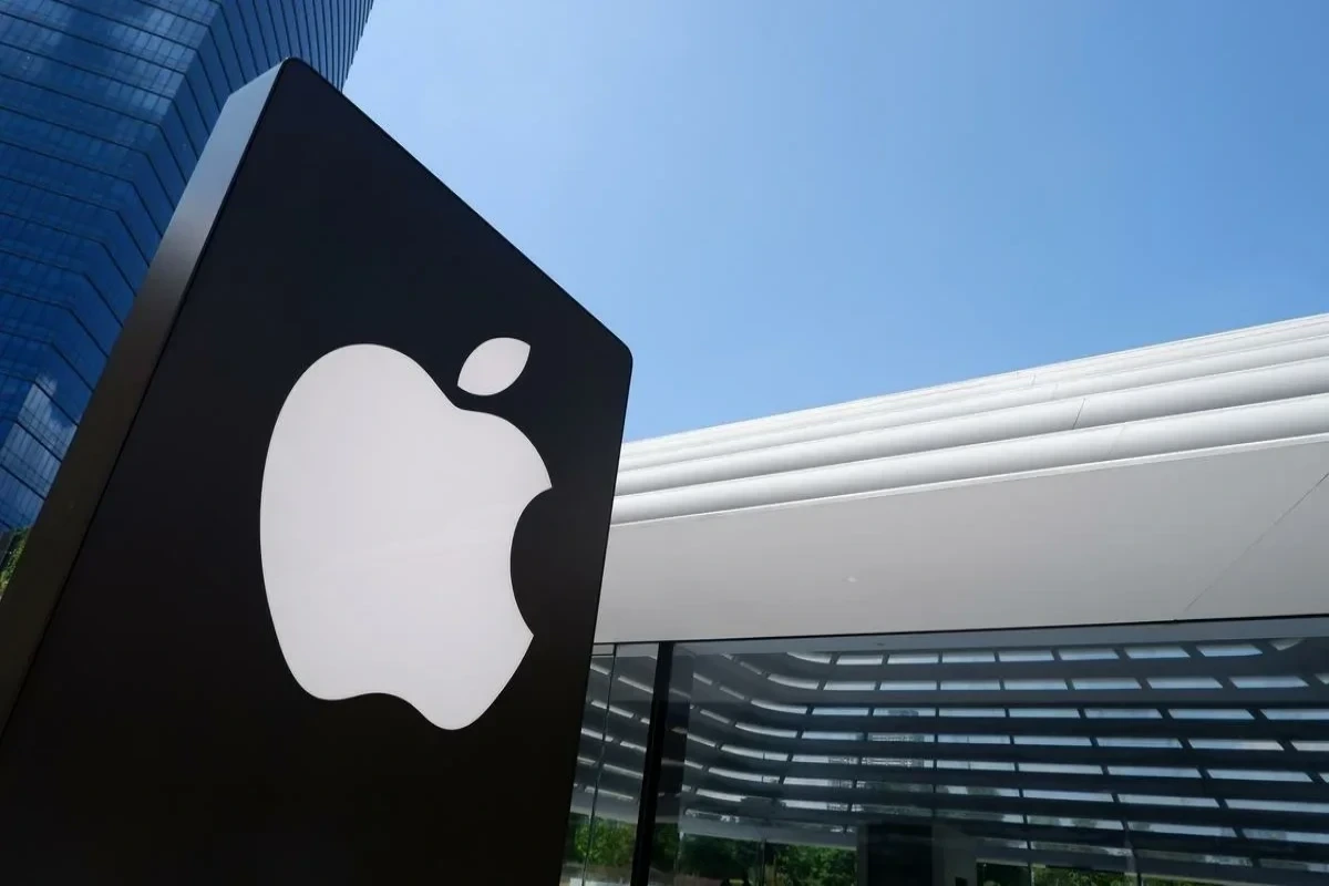"Apple" 14 ildən sonra ilk dəfə smartfon bazarına liderlik edib