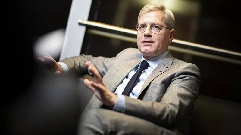 Molla rejimi devriləcək, az qalıb - Röttgen