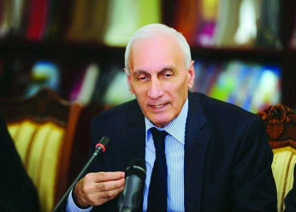 Anlamaq dərdini anlamaq səadətinə çevirən ADAM!!!&nbsp;