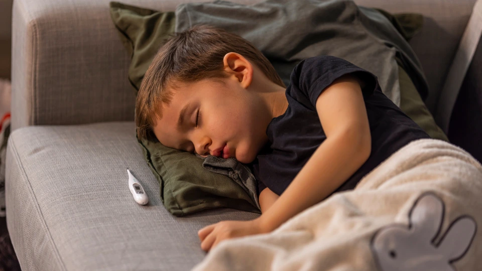 Hər qızdırması olan uşağa dərman verilməz - Türkiyəli mütəxəssis