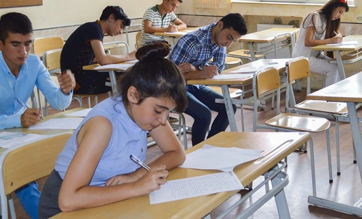 Təhsil eksperti: “45 dəqiqəlik dərsdə analitik düşüncə ölçülmür, stress ölçülür”
