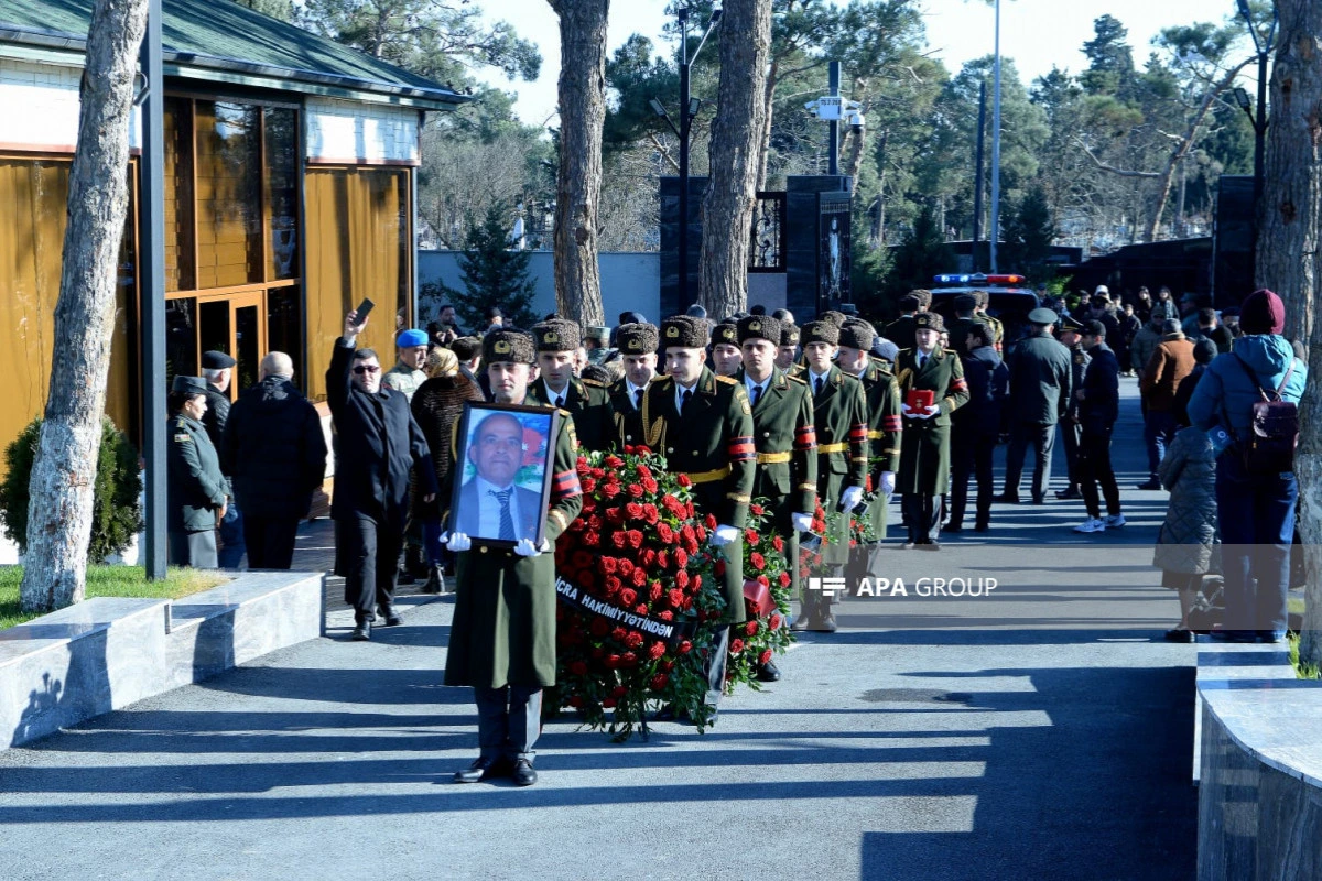 Milli Qəhrəman Şahin Tağıyev Hərbi Memorial Məzarlıqda dəfn edilib - FOTO