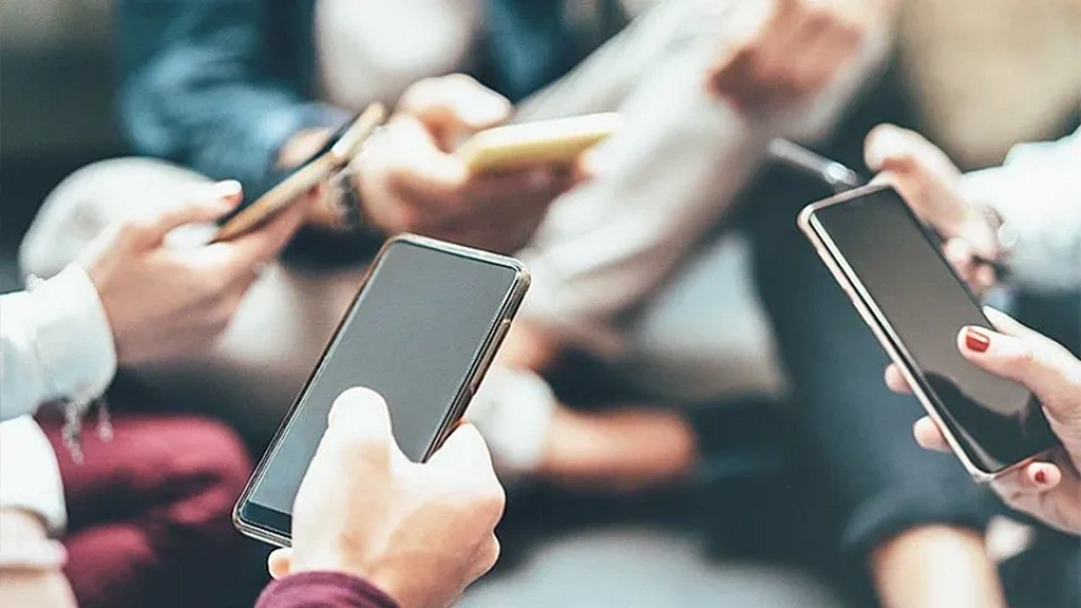 Mobil operatorların gəlirləri 1,3 milyard manata yaxınlaşıb