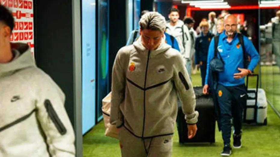 Maduronun idman şalvarı ilə stadiona gəldilər - FOTO